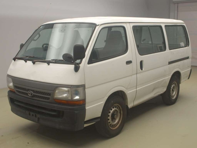 TOYOTA HIACE — фото