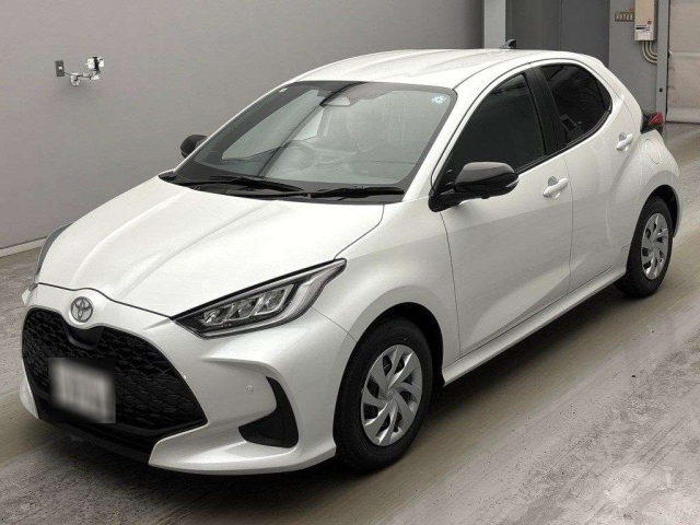 TOYOTA YARIS — фото