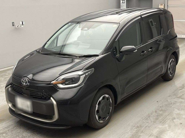 TOYOTA SIENTA — фото