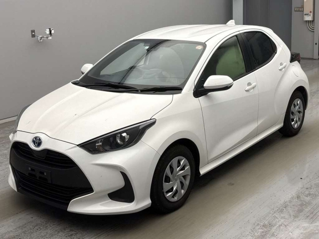 TOYOTA YARIS — фото