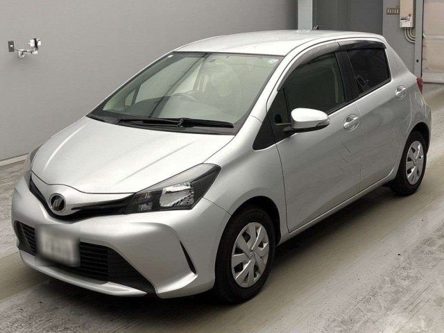TOYOTA VITZ — фото