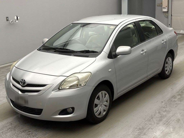 TOYOTA BELTA — фото