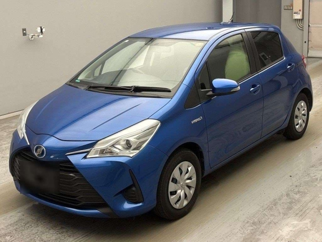 TOYOTA VITZ — фото