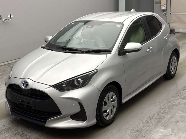 TOYOTA YARIS — фото