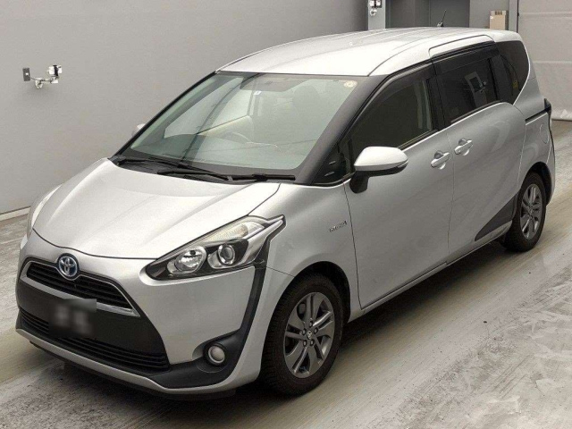 TOYOTA SIENTA — фото