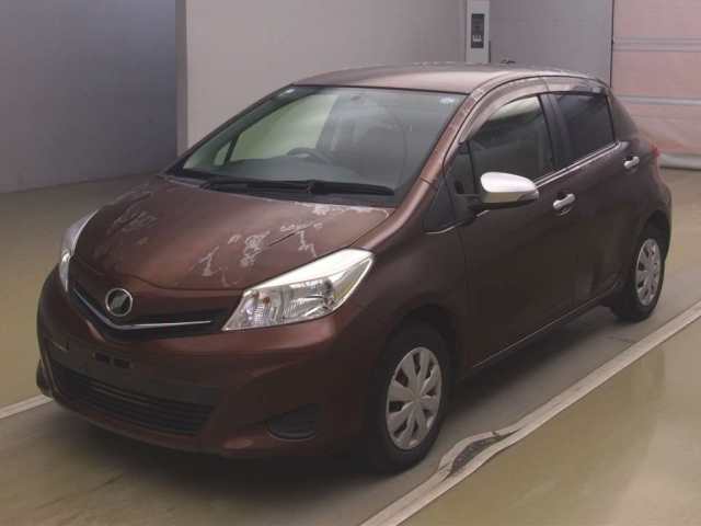 TOYOTA VITZ — фото