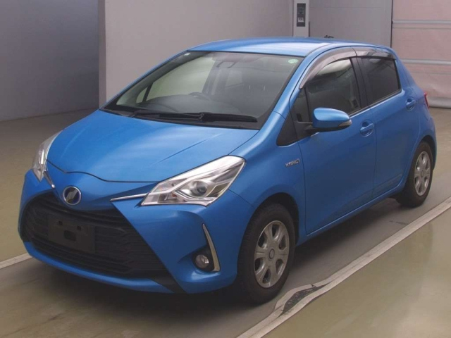 TOYOTA VITZ — фото