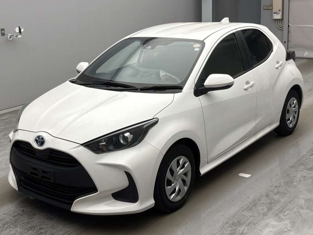 TOYOTA YARIS — фото
