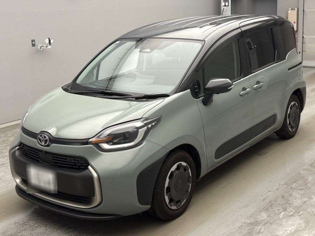 TOYOTA SIENTA — фото