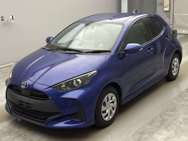 TOYOTA YARIS — фото