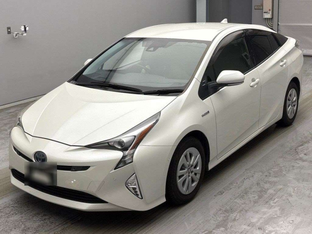 TOYOTA PRIUS — фото