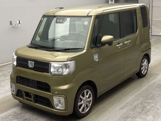 DAIHATSU WAKE — фото