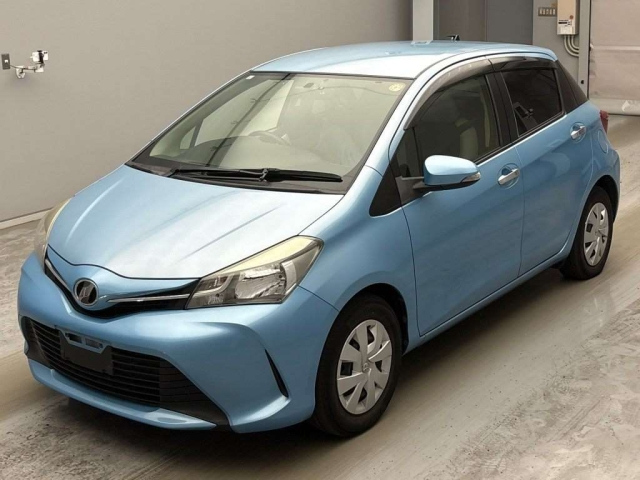 TOYOTA VITZ — фото