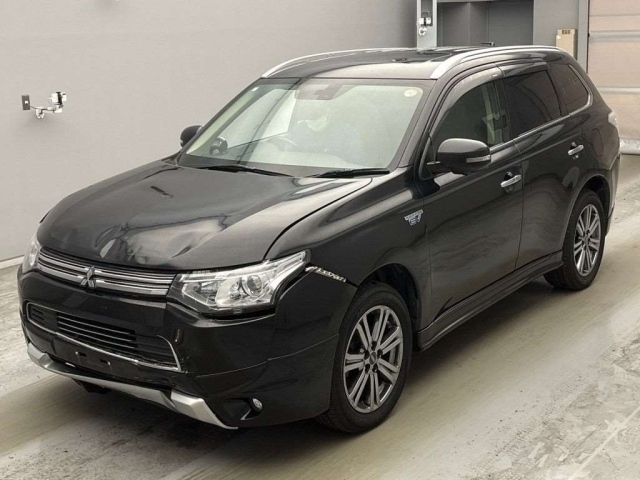 MITSUBISHI OUTLANDER — фото
