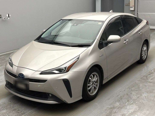 TOYOTA PRIUS — фото