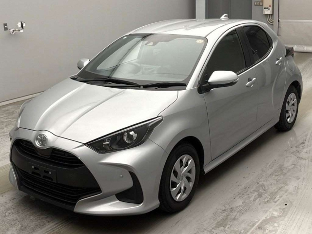 TOYOTA YARIS — фото