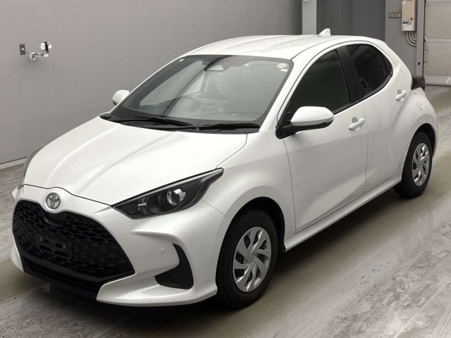 TOYOTA YARIS — фото