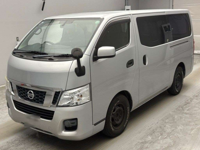 NISSAN CARAVAN — фото