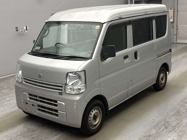 NISSAN CLIPPER — фото