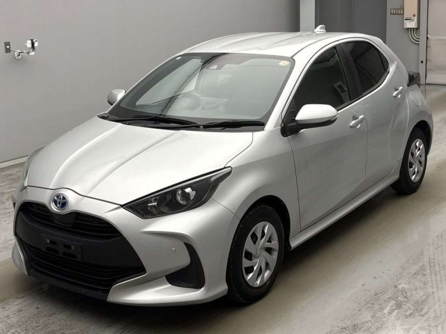 TOYOTA YARIS — фото