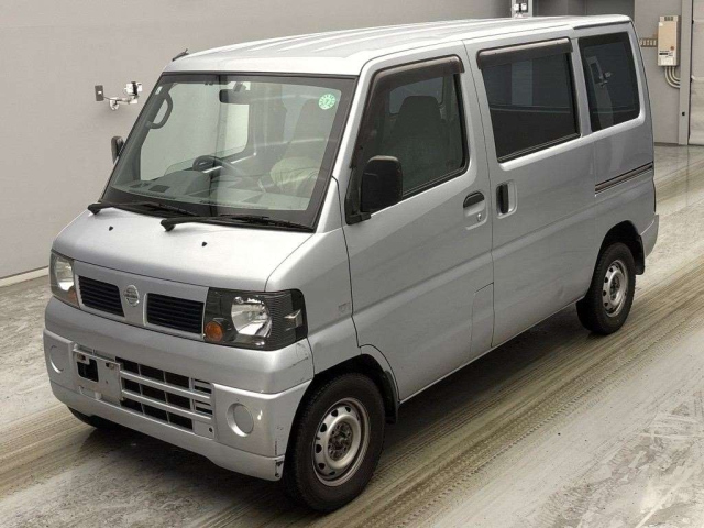 NISSAN CLIPPER — фото