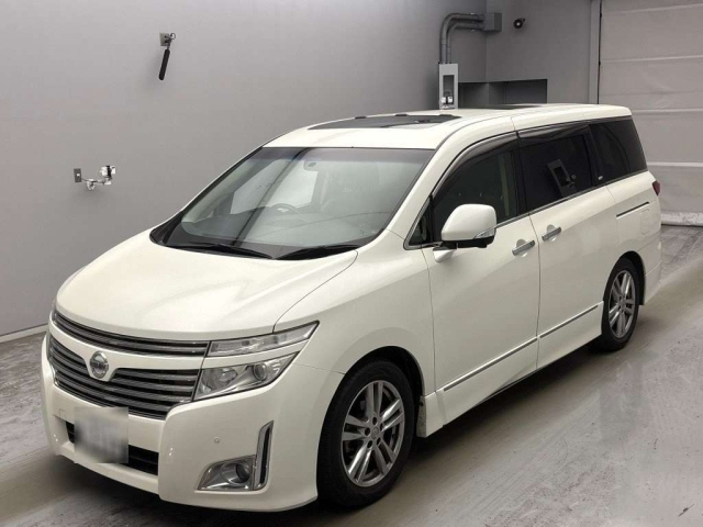 NISSAN ELGRAND — фото