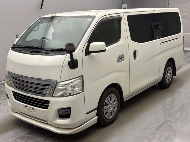 NISSAN CARAVAN — фото