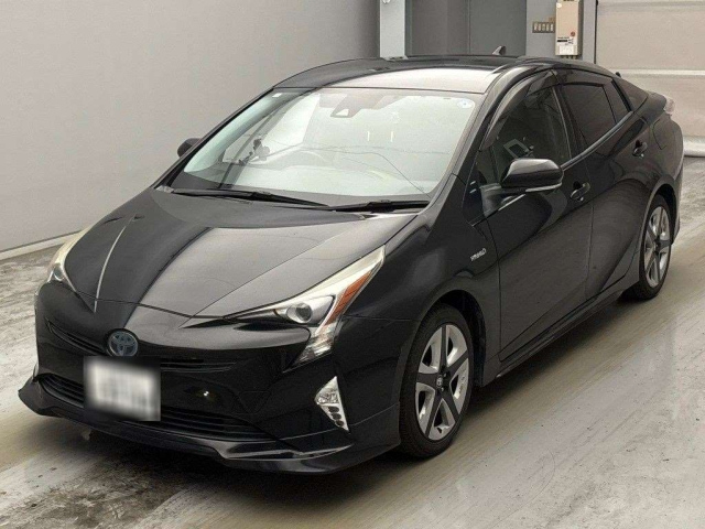 TOYOTA PRIUS — фото