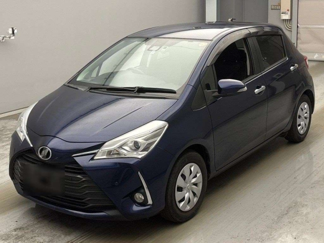 TOYOTA VITZ — фото