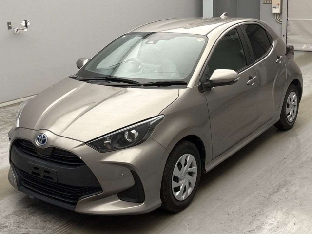 TOYOTA YARIS — фото
