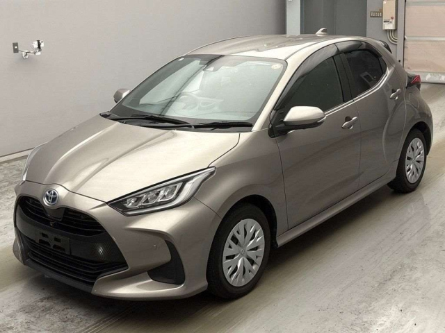 TOYOTA YARIS — фото