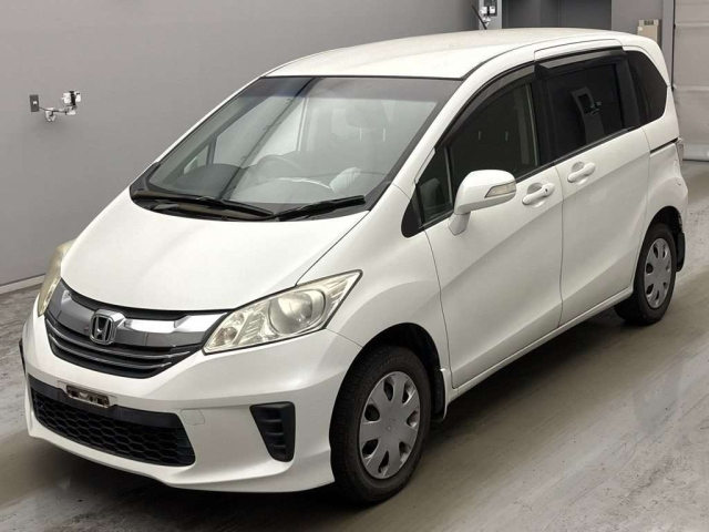 HONDA FREED — фото