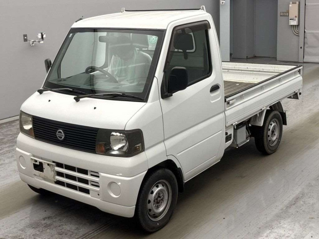 NISSAN CLIPPER — фото