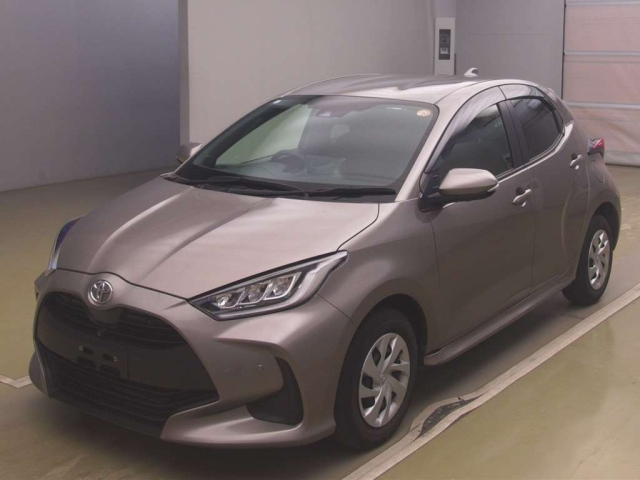 TOYOTA YARIS — фото