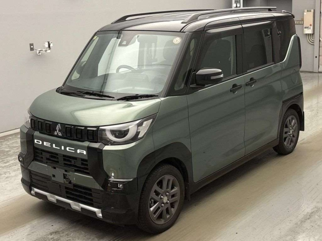 MITSUBISHI DELICA — фото