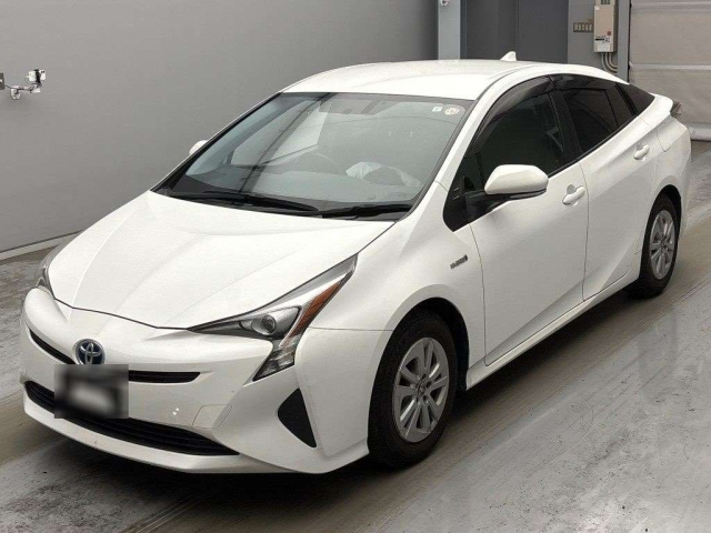 TOYOTA PRIUS — фото