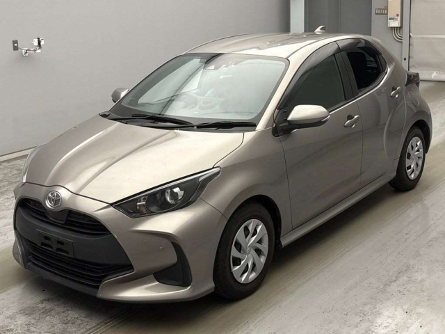 TOYOTA YARIS — фото