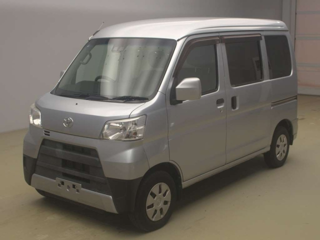 TOYOTA PIXIS — фото