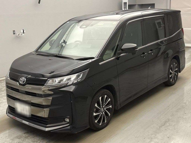TOYOTA NOAH — фото