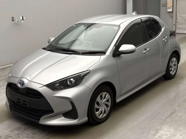 TOYOTA YARIS — фото