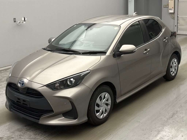 TOYOTA YARIS — фото