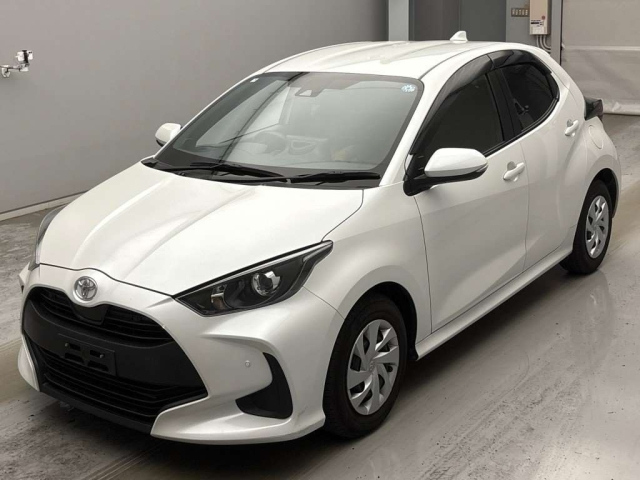 TOYOTA YARIS — фото