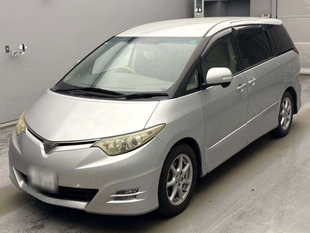 TOYOTA ESTIMA — фото