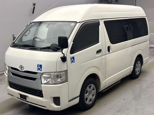 TOYOTA HIACE VAN