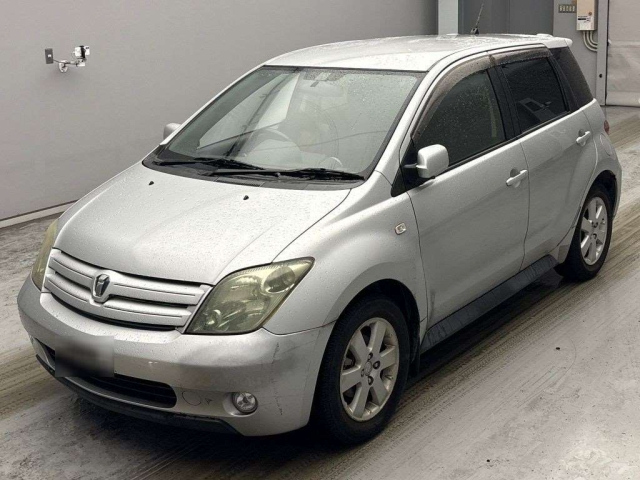 TOYOTA IST