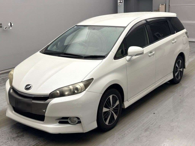 TOYOTA WISH — фото