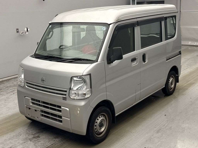 NISSAN CLIPPER — фото