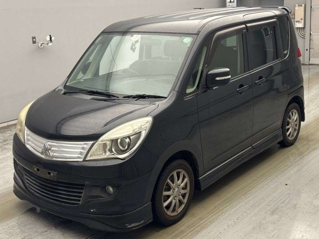 MITSUBISHI DELICA D2