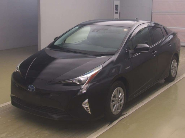 TOYOTA PRIUS — фото