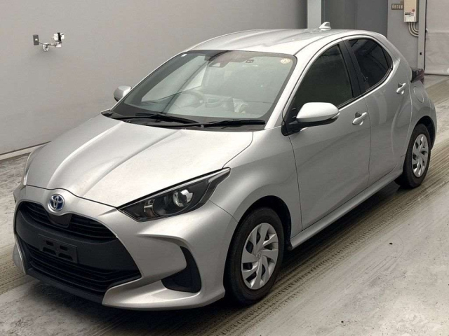 TOYOTA YARIS — фото